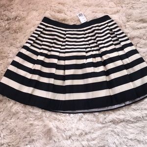 A line stripe skirt